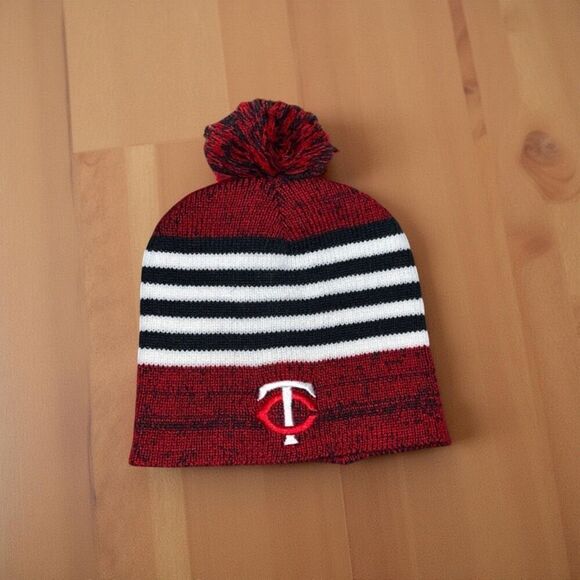 Fanatics MLB Twins Baseball Red Navy White Pom Pom Beanie - Picture 1 of 4
